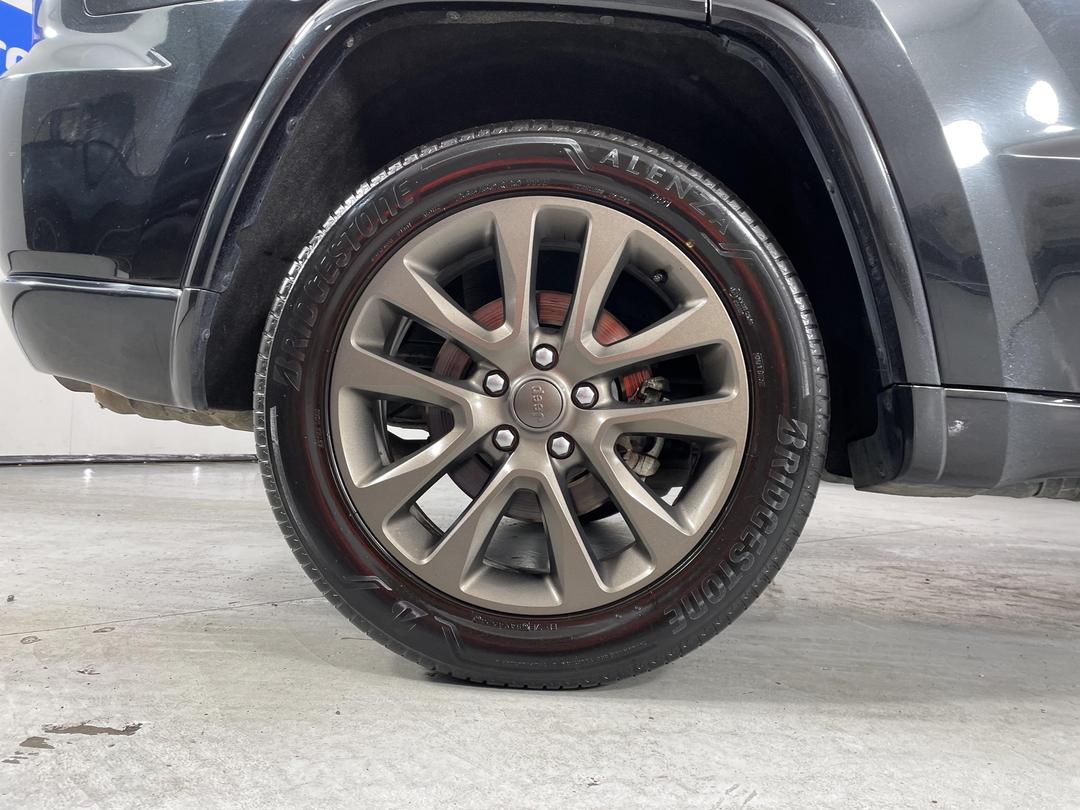 Photo '12' of Jeep Grand Cherokee