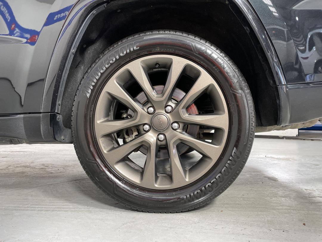 Photo '11' of Jeep Grand Cherokee