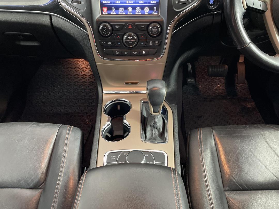 Photo '18' of Jeep Grand Cherokee