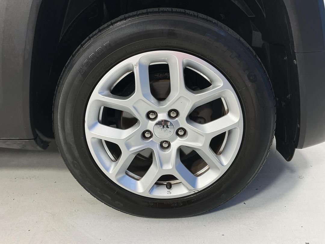 Photo '9' of Jeep Renegade