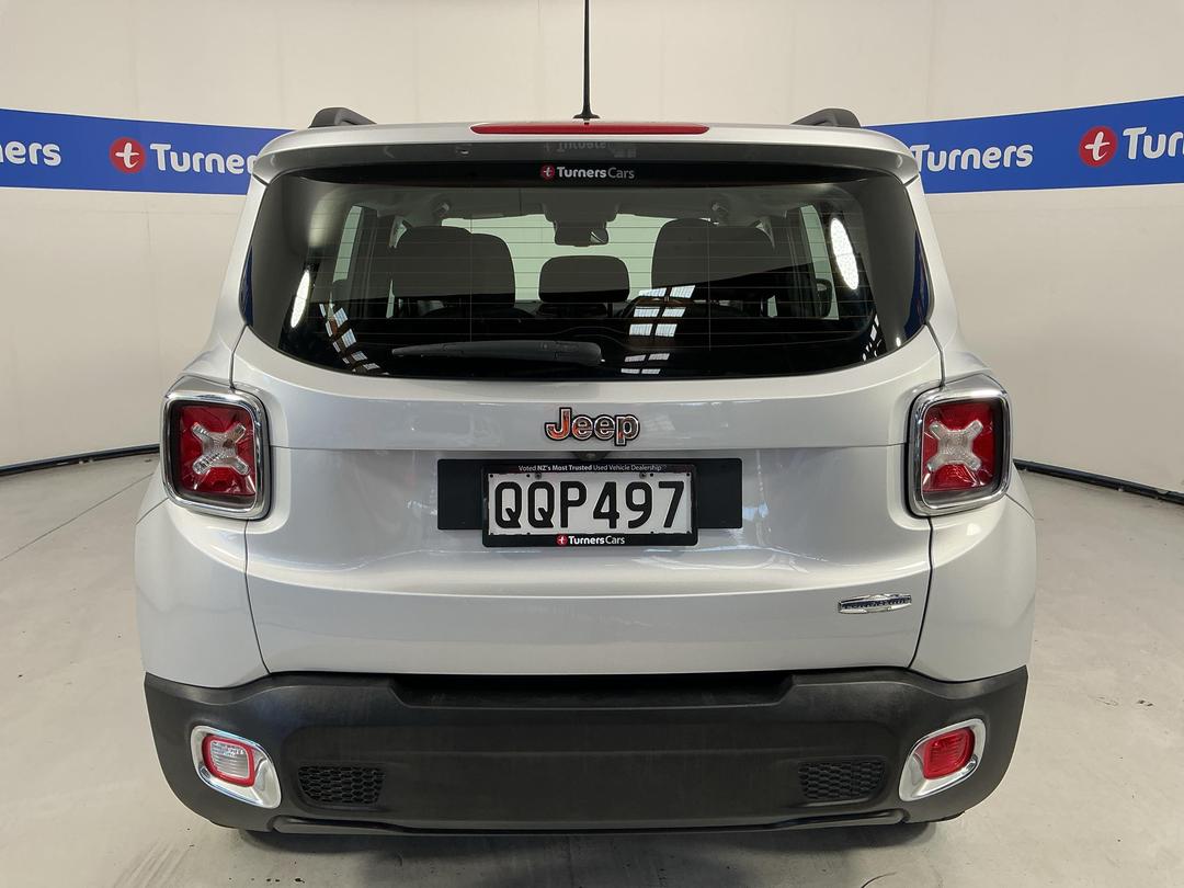 Photo '6' of Jeep Renegade