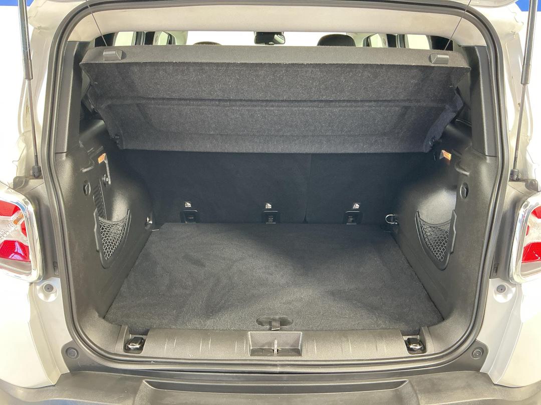 Photo '14' of Jeep Renegade