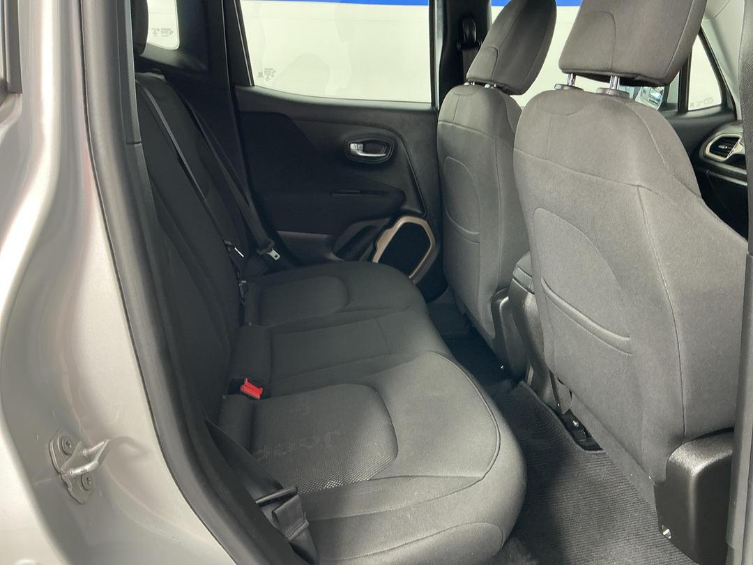 Photo '20' of Jeep Renegade