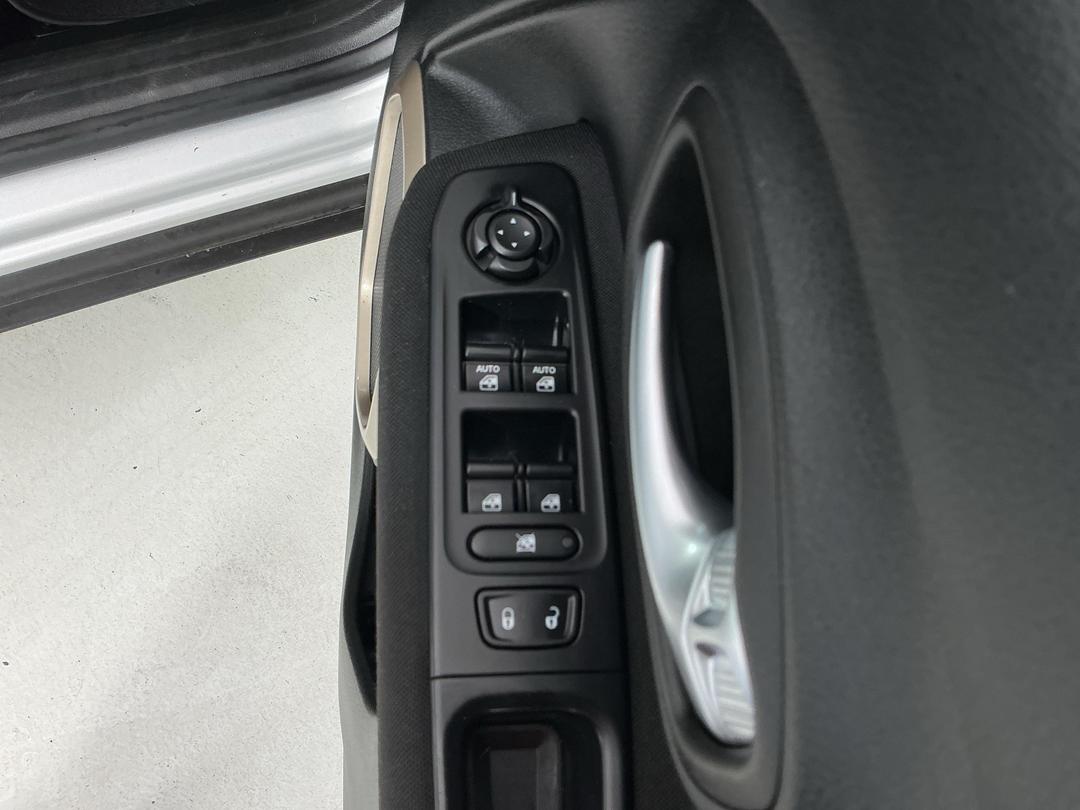 Photo '23' of Jeep Renegade