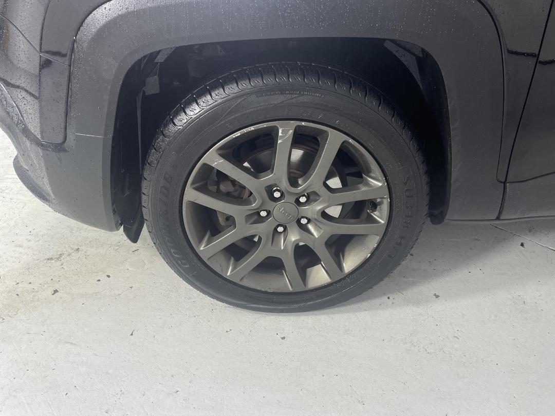 Photo '10' of Jeep Renegade