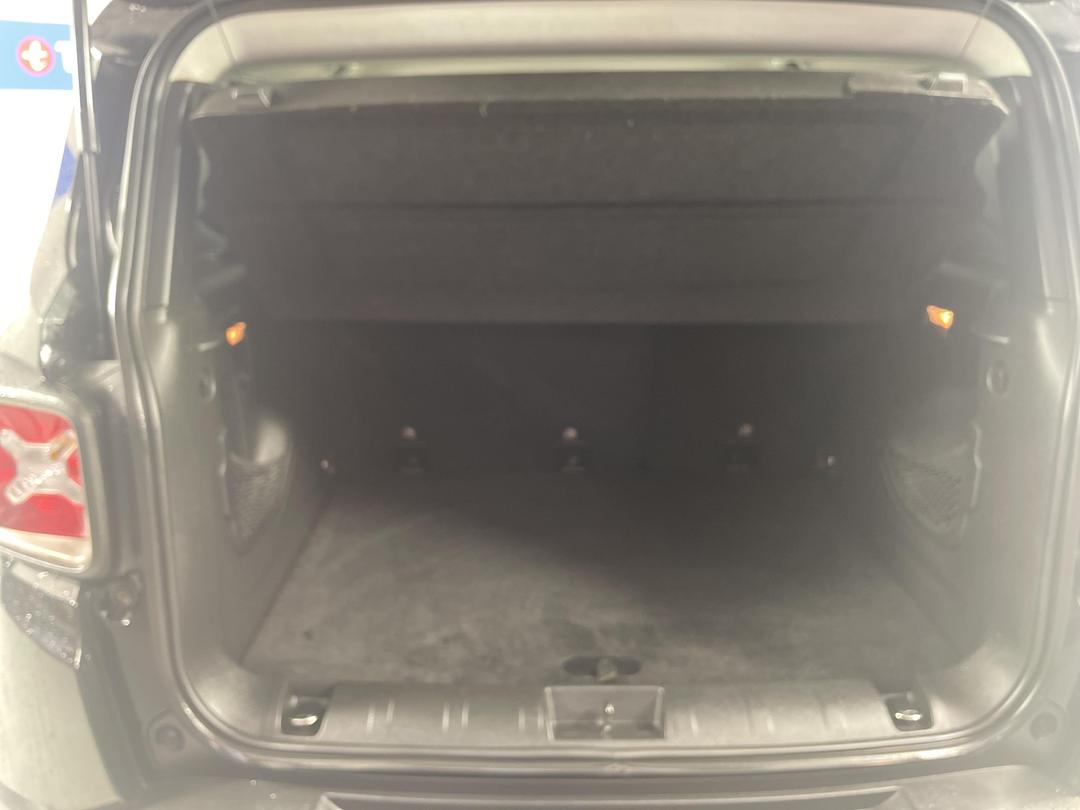 Photo '14' of Jeep Renegade