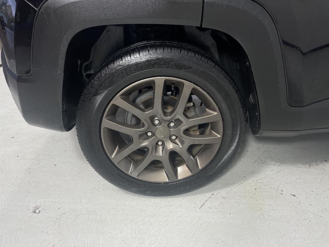 Photo '12' of Jeep Renegade