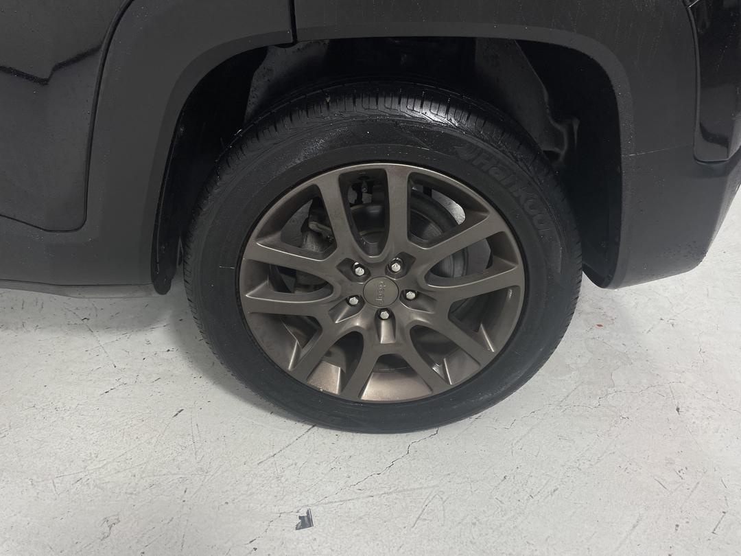 Photo '11' of Jeep Renegade