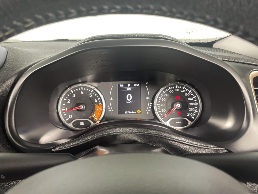 Photo '21' of Jeep Renegade