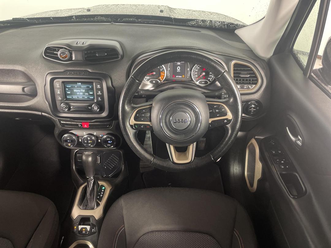 Photo '17' of Jeep Renegade