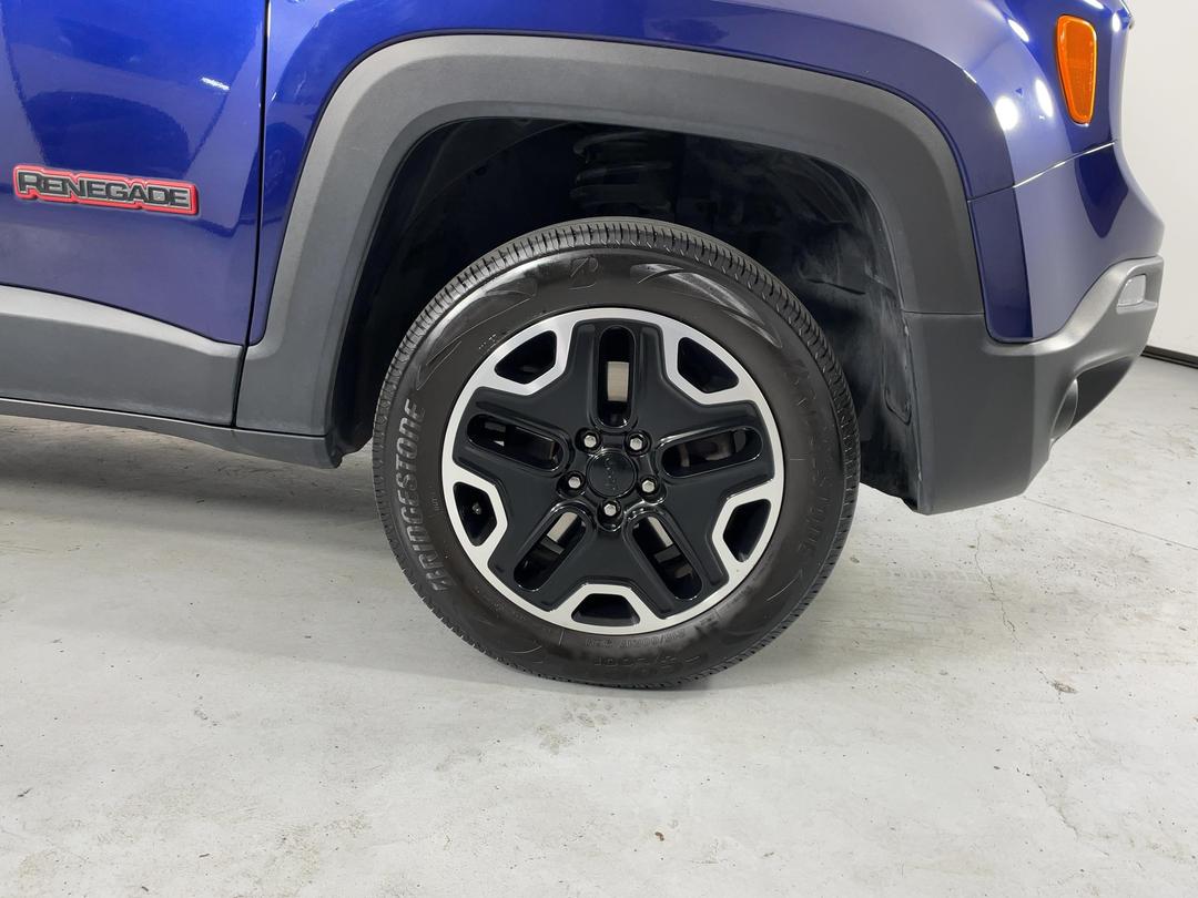 Photo '9' of Jeep Renegade