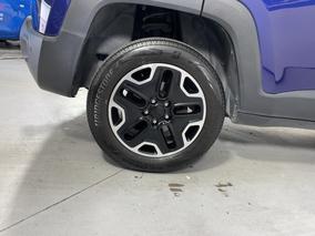 Photo '12' of Jeep Renegade