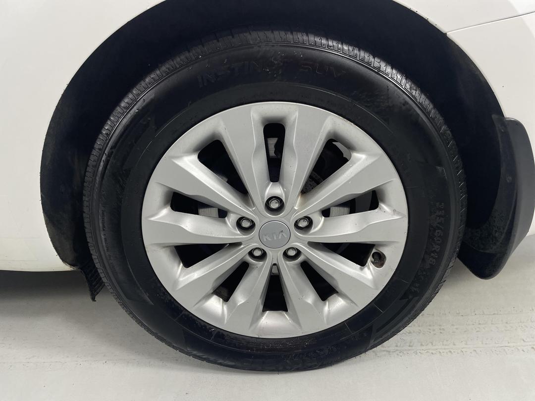 Photo '11' of KIA Carnival