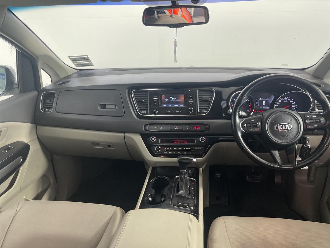 Photo '17' of KIA Carnival