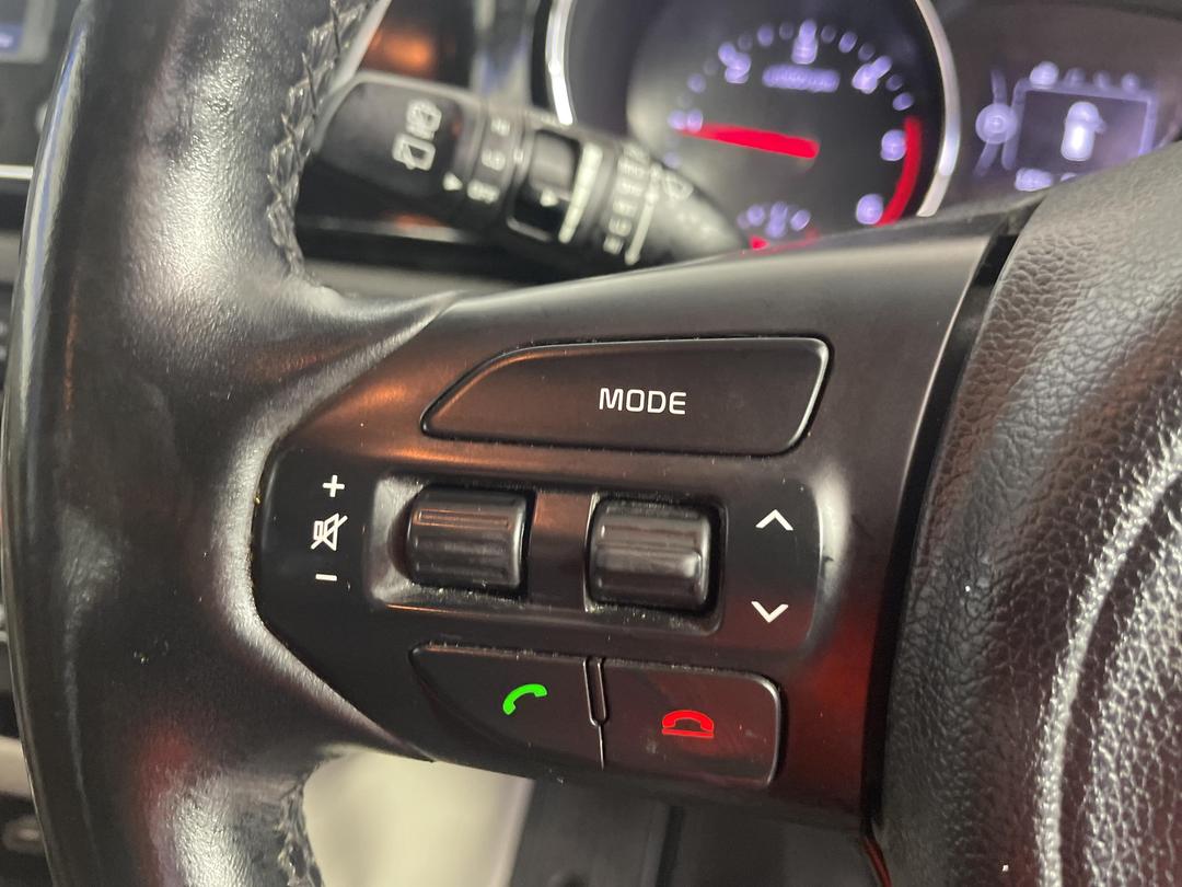 Photo '22' of KIA Carnival