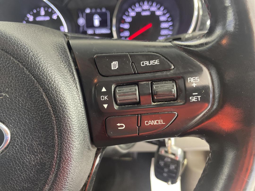 Photo '23' of KIA Carnival