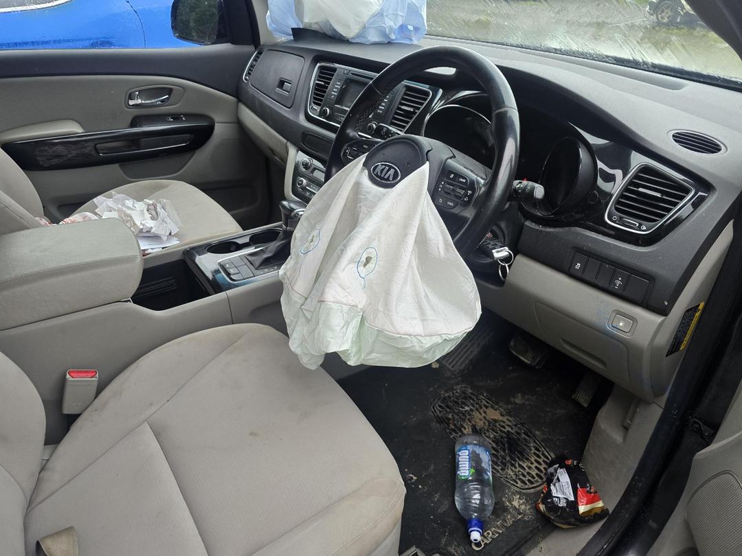 Photo '6' of KIA Carnival EX Photo '6' of KIA Carnival EX