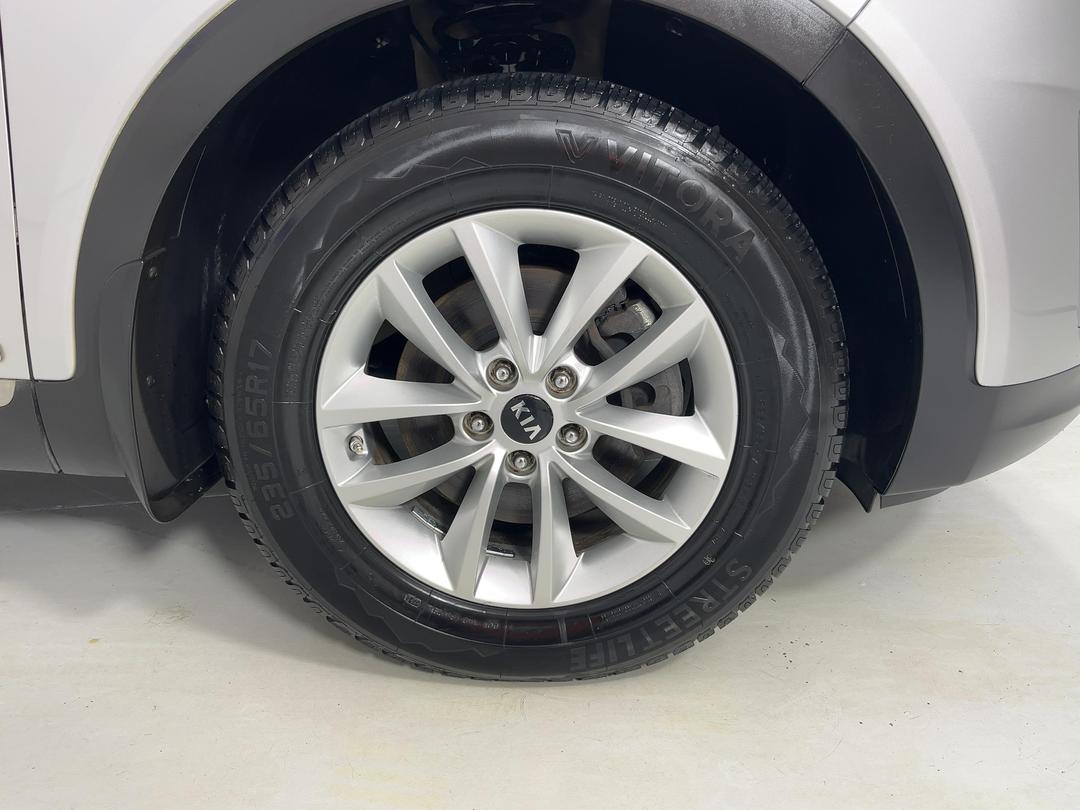 Photo '9' of KIA Sorento