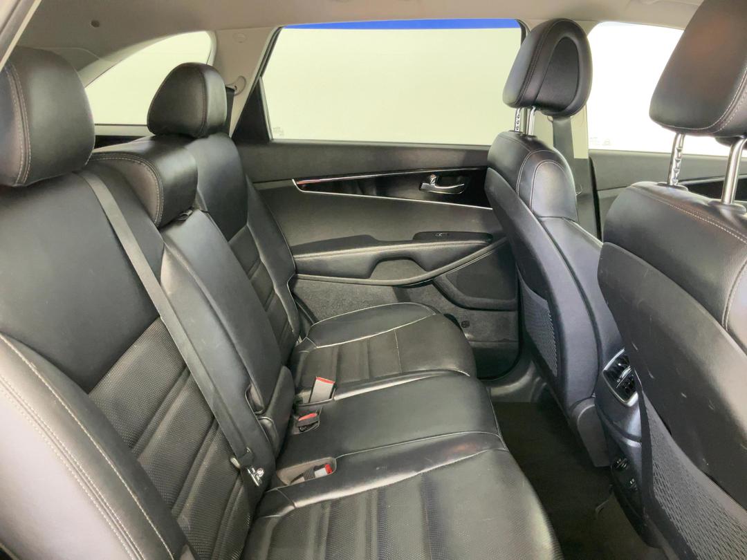 Photo '20' of KIA Sorento