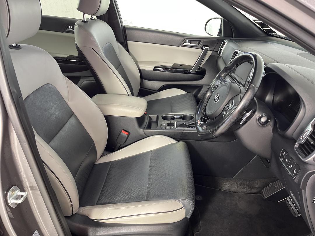 Photo '16' of KIA Sportage