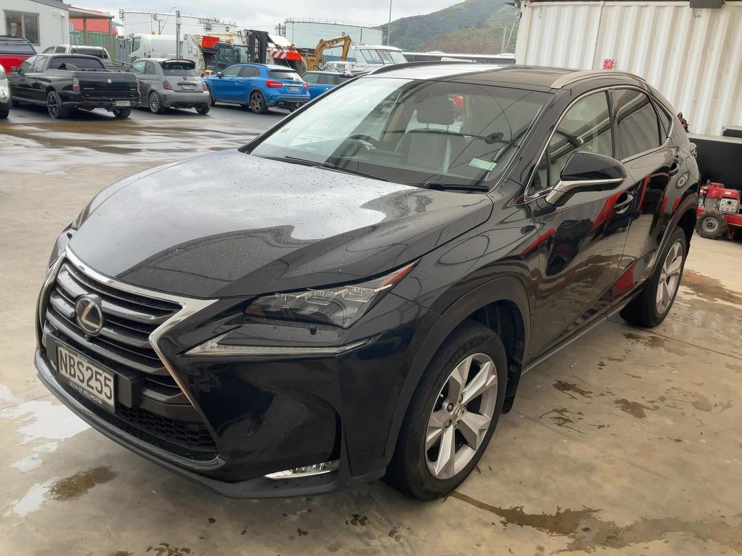 Photo '4' of Lexus NX200T Limited Photo '4' of Lexus NX200T Limited