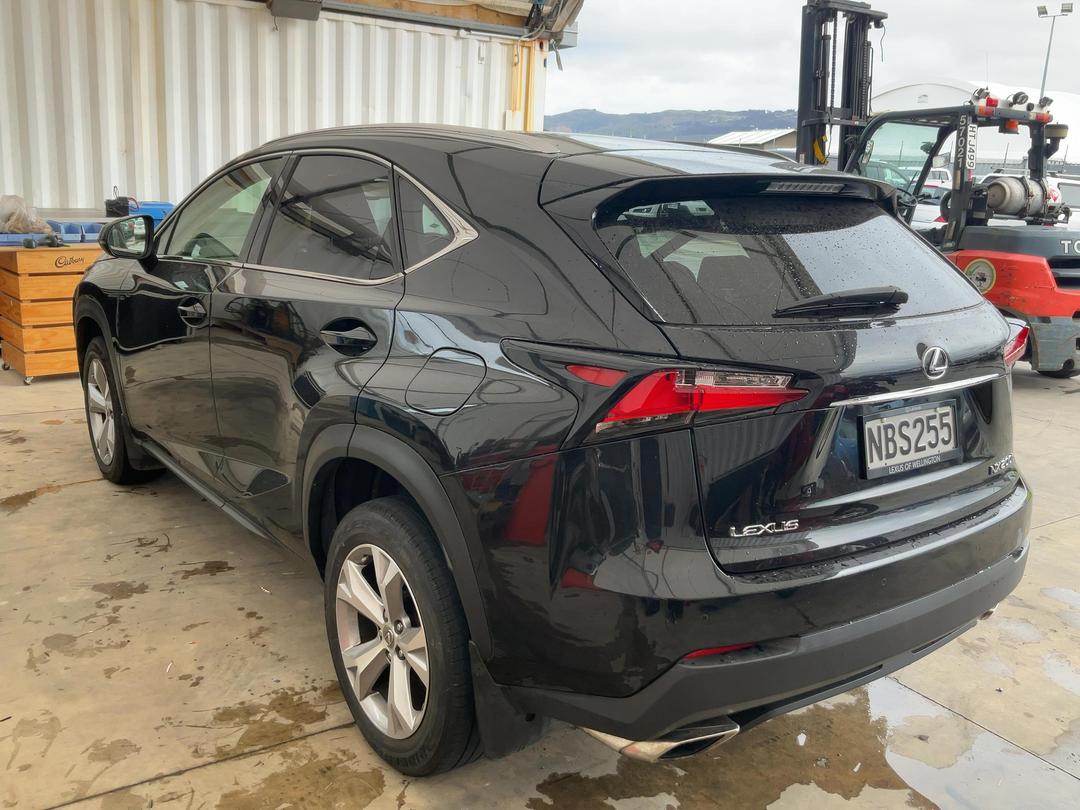 Photo '6' of Lexus NX200T Limited Photo '6' of Lexus NX200T Limited