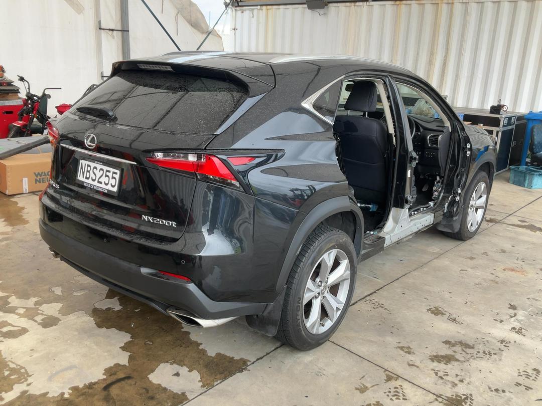 Photo '8' of Lexus NX200T Limited Photo '8' of Lexus NX200T Limited