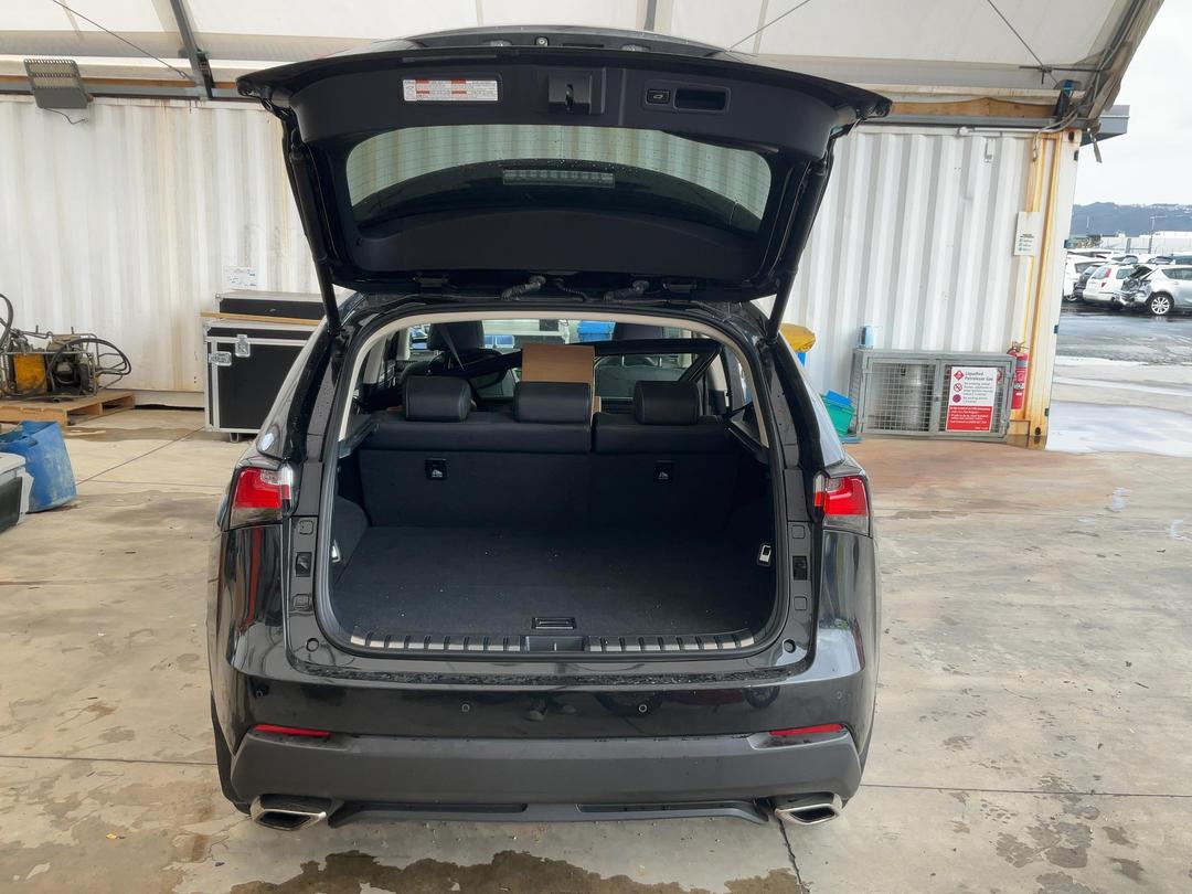 Photo '19' of Lexus NX200T Limited Photo '19' of Lexus NX200T Limited