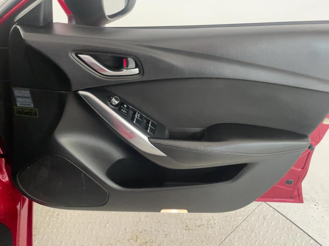 Photo '15' of Mazda Atenza