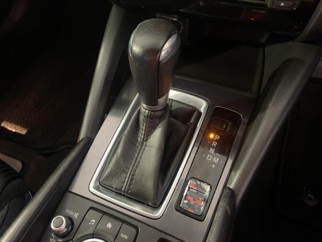 Photo '32' of Mazda Atenza