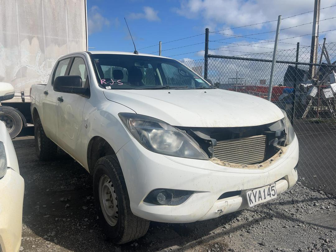 Photo '1' of Mazda Bt-50 GLX D/C W/S 3.2D/4WD Van