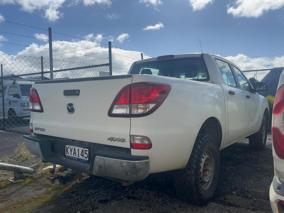 Photo '3' of Mazda Bt-50 GLX D/C W/S 3.2D/4WD Van