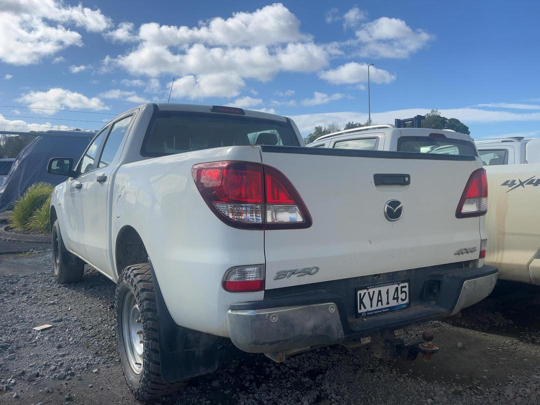 Photo '4' of Mazda Bt-50 GLX D/C W/S 3.2D/4WD Van