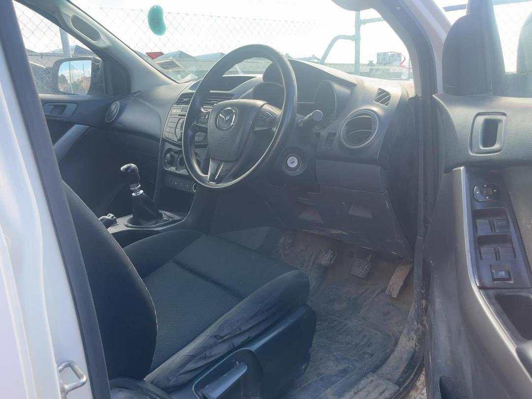 Photo '7' of Mazda Bt-50 GLX D/C W/S 3.2D/4WD Van