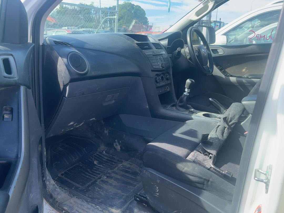 Photo '17' of Mazda Bt-50 GLX D/C W/S 3.2D/4WD Van
