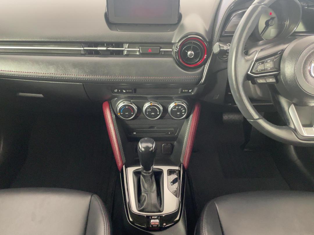 Photo '18' of Mazda CX-3