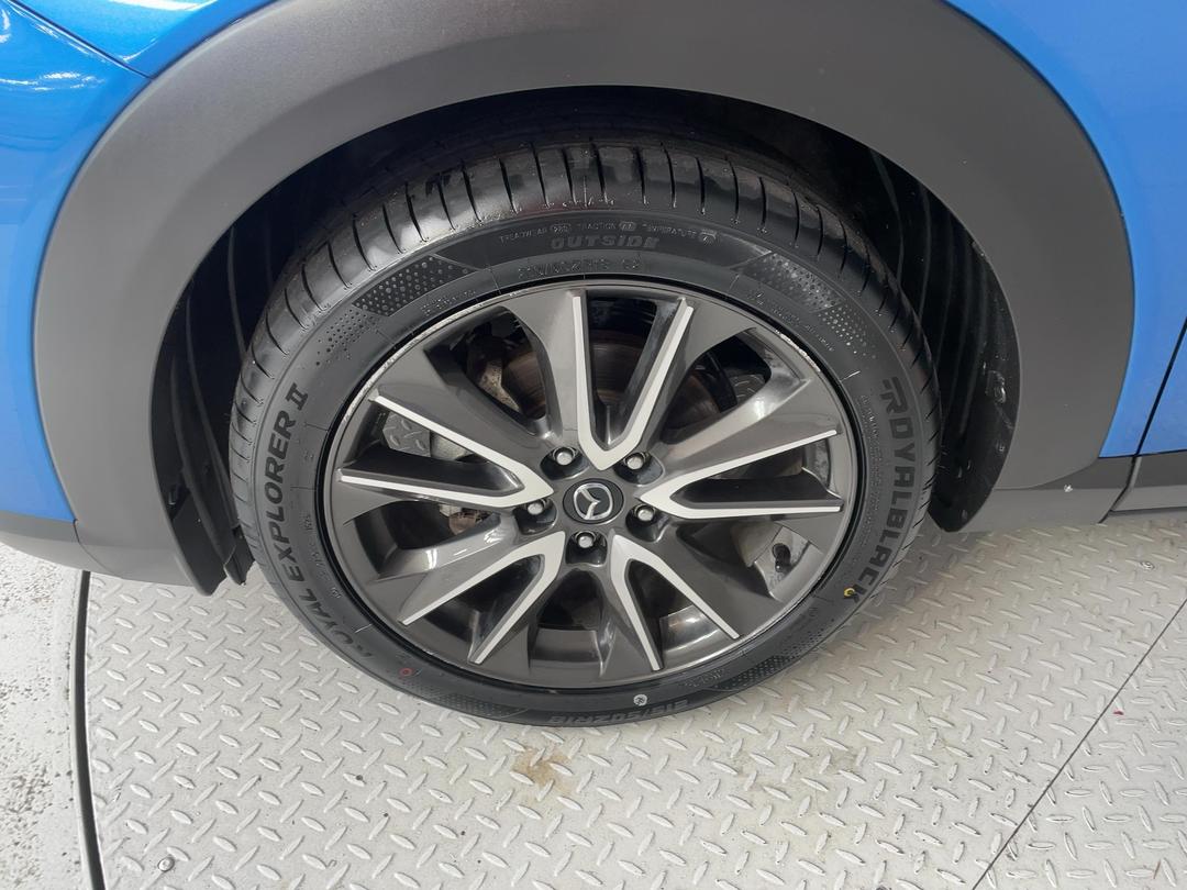 Photo '10' of Mazda CX-3