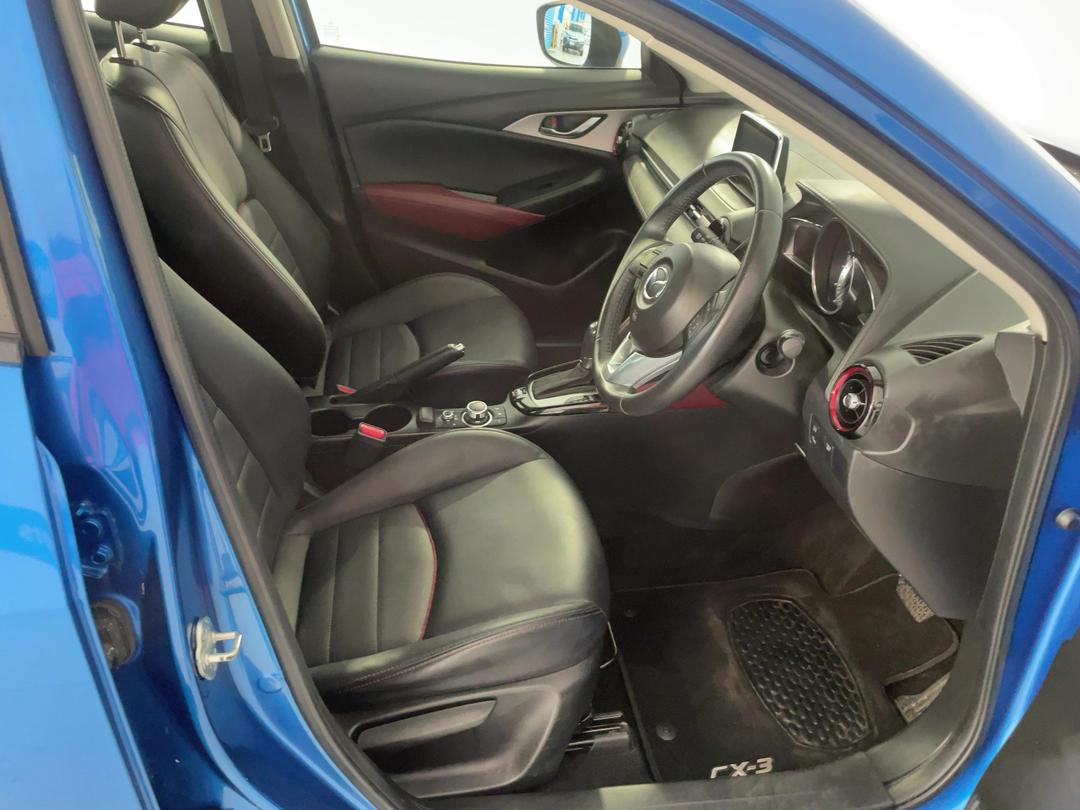 Photo '16' of Mazda CX-3