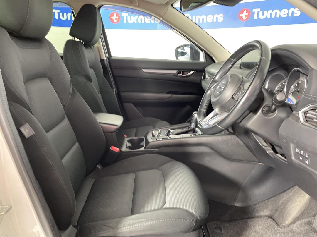 Photo '16' of Mazda CX-5