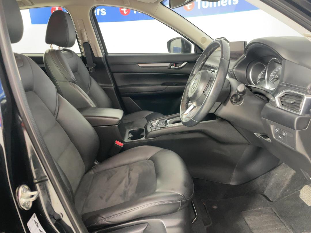 Photo '16' of Mazda CX-5