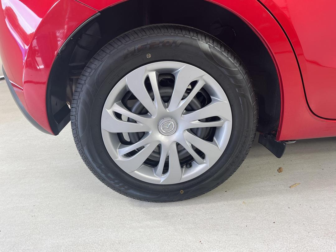 Photo '12' of Mazda Demio