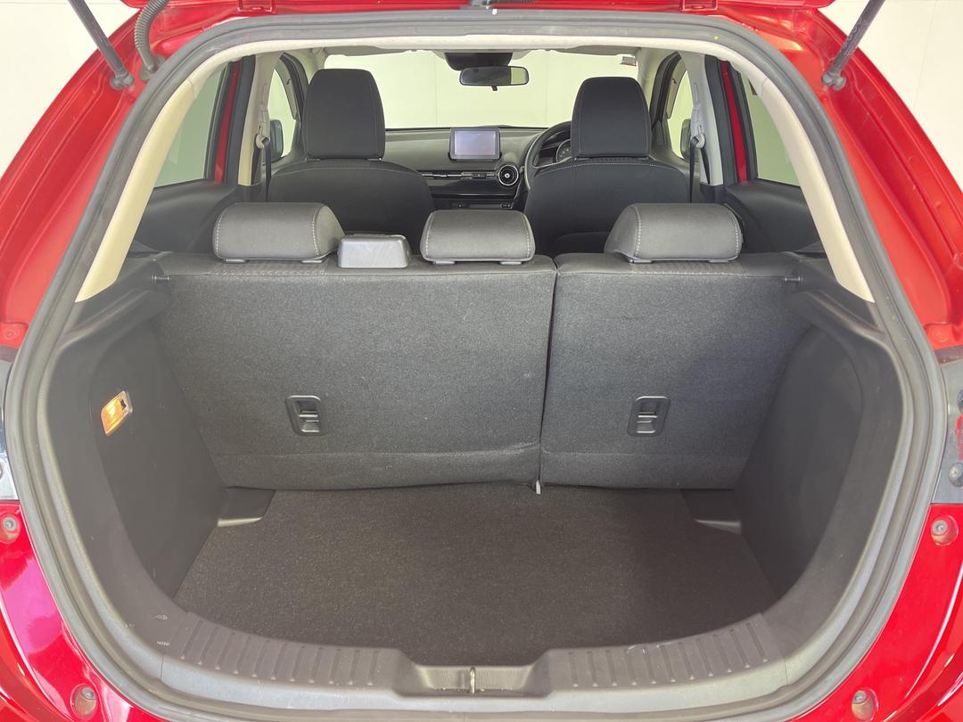 Photo '14' of Mazda Demio