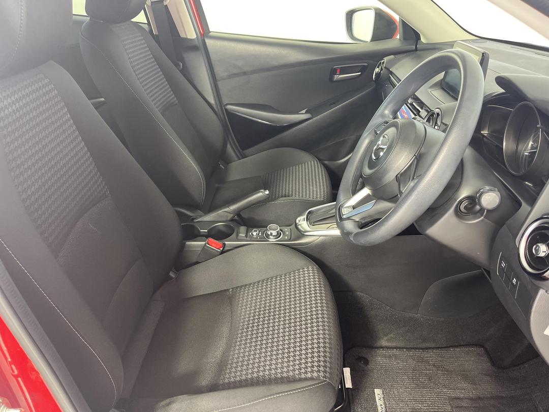 Photo '16' of Mazda Demio