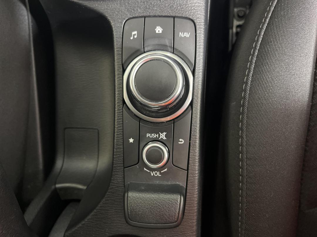 Photo '25' of Mazda Demio