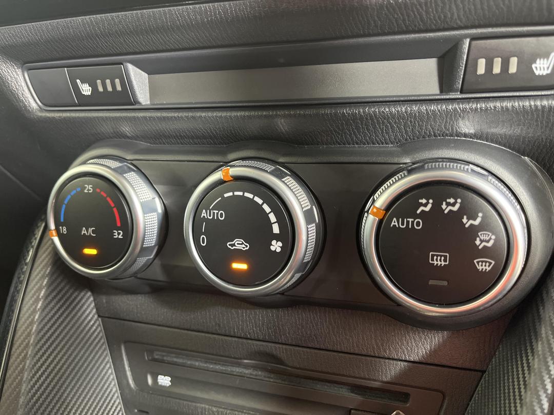 Photo '24' of Mazda Demio