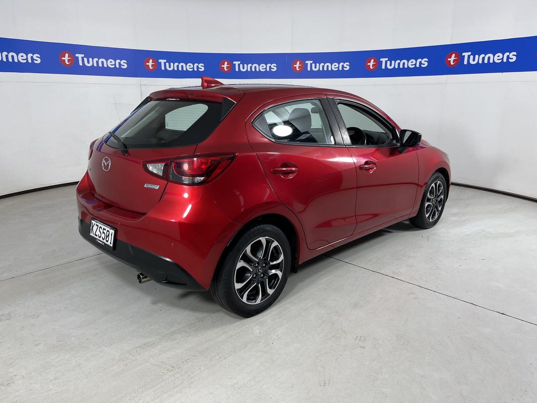 Photo '7' of Mazda Mazda2