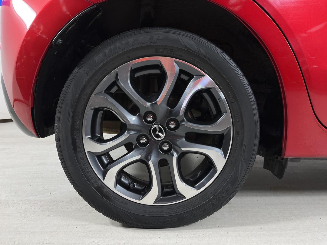 Photo '12' of Mazda Mazda2