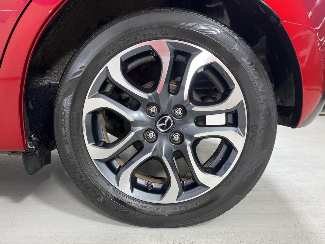 Photo '11' of Mazda Mazda2