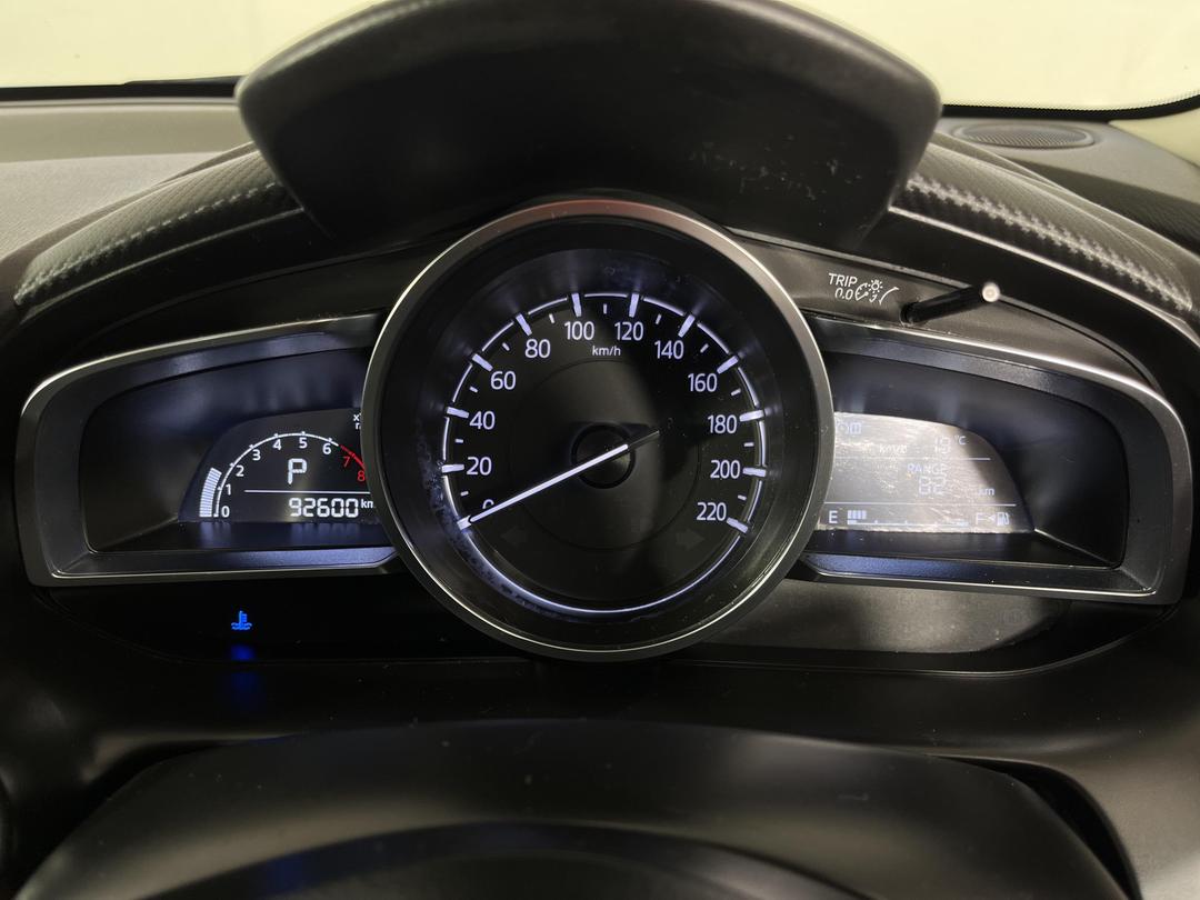 Photo '21' of Mazda Mazda2