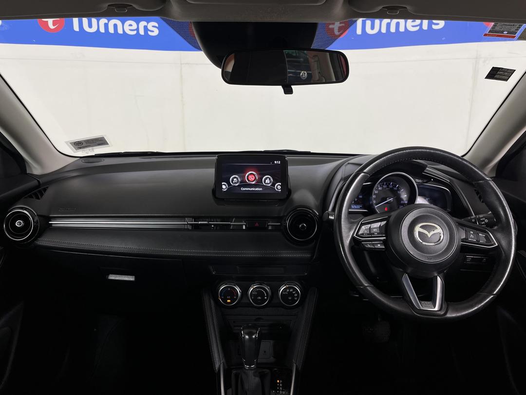 Photo '17' of Mazda Mazda2